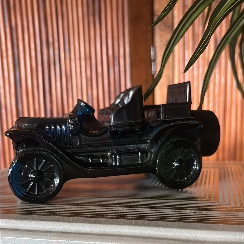 Avon Vintage Car Shaving Bottle - Blue bottle